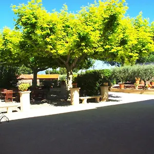https://le-mas-de-lamandier.fr-provencehotel.com
